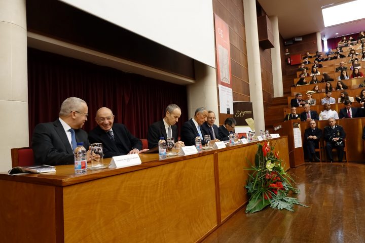 fac direito uc 40 Custom